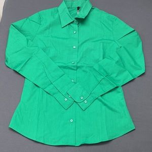 NWT green button down shirt size small